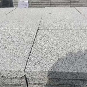 丽江 白麻花岗岩石材推荐 荔枝面地铺石