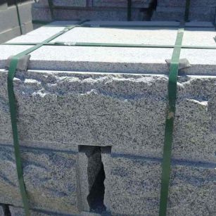 丽江 芝麻白花岗岩自然面成品