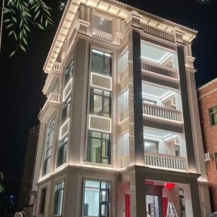 丽江 芝麻白花岗岩别墅外墙夜间效果