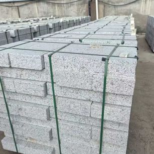 丽江 白麻花岗岩路沿石，弧形路沿石，道牙石，马路牙子，界石，路缘石，平沿石，直岩石，平缘石等