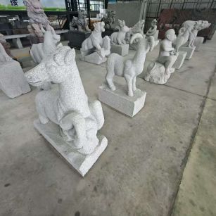 丽江 芝麻白花岗岩造型立体雕刻——十二生肖