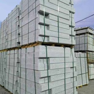 丽江 芝麻白花岗岩路沿石，路缘石，路肩石，道牙，立缘石，马路牙子，街沿石，侧石等