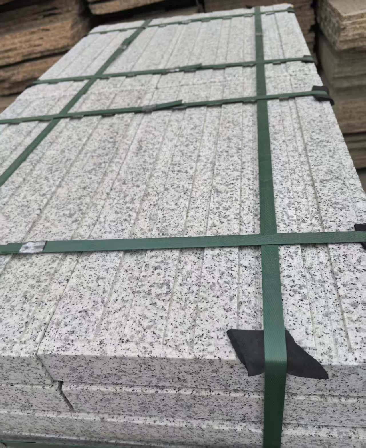 丽江 白麻花岗岩直行盲道石，盲条，地铺石