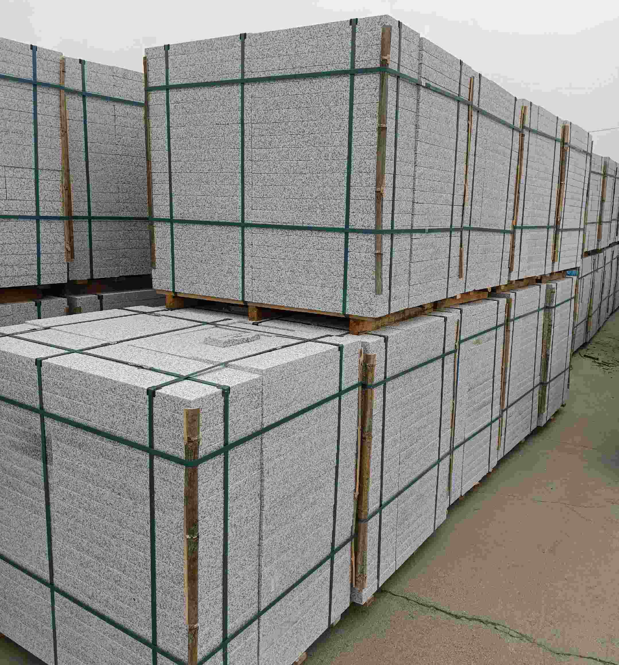 丽江 白麻花岗岩石材荔枝面地铺石（300*600*50）