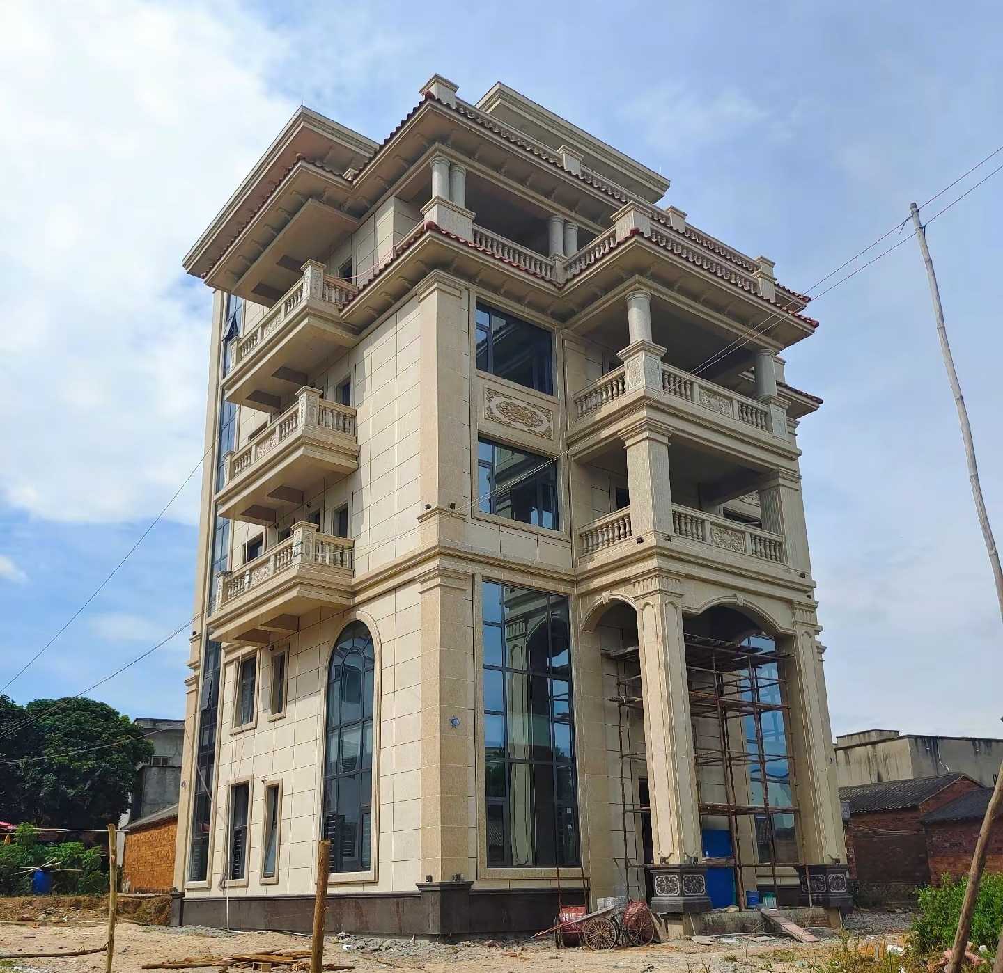 丽江 黄金麻花岗岩石材别墅外墙干挂搭配（雕花栏杆花瓶柱门楼罗马柱）