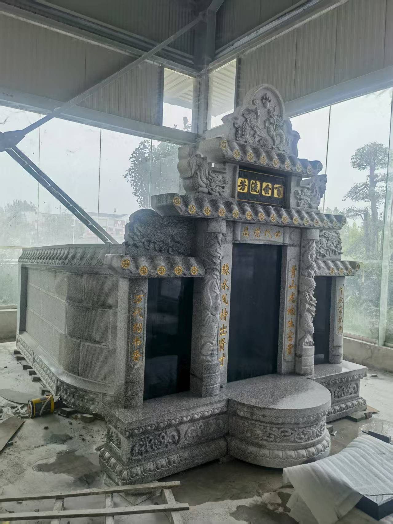 丽江 芝麻白墓碑效果展示图