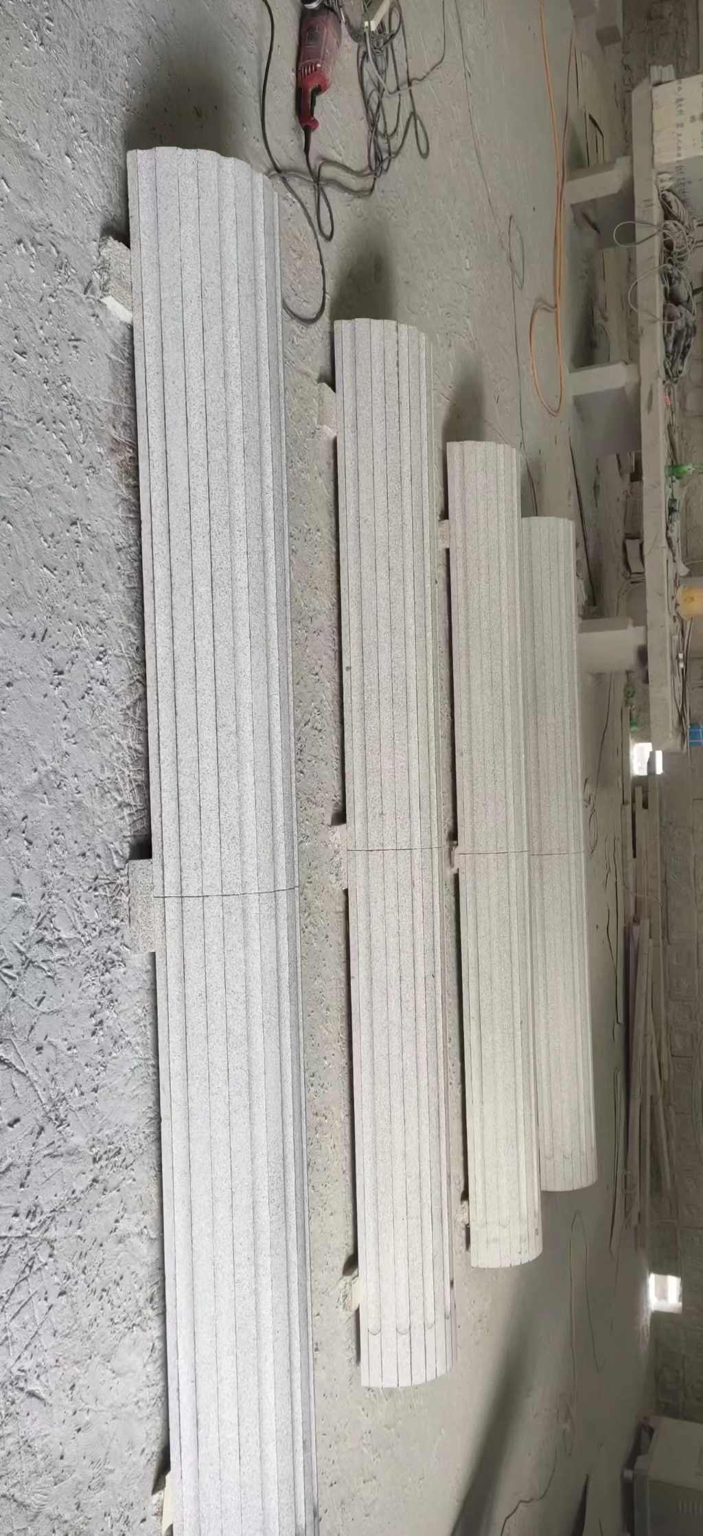 丽江 花岗岩厂家带你看白麻花岗岩门楼大柱柱皮