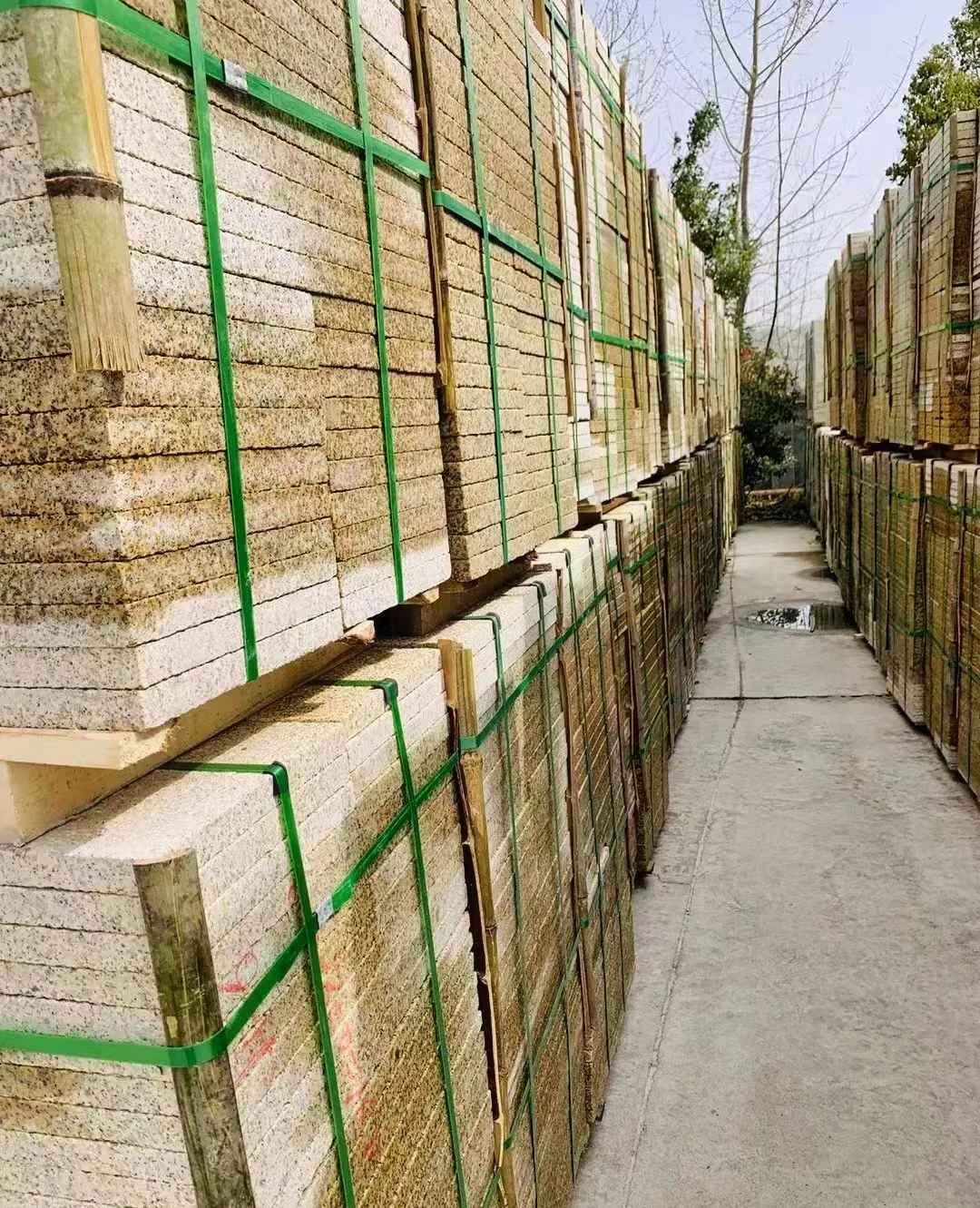 丽江 黄金麻花岗岩荔枝面地铺石