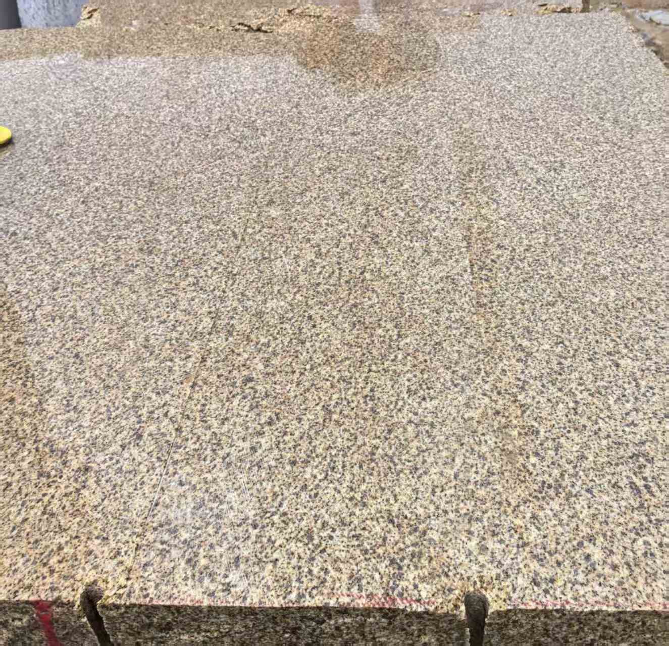 丽江 黄金麻花岗岩石材方料