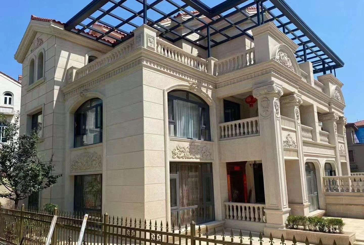 丽江 黄金麻花岗岩荔枝面别墅外墙干挂