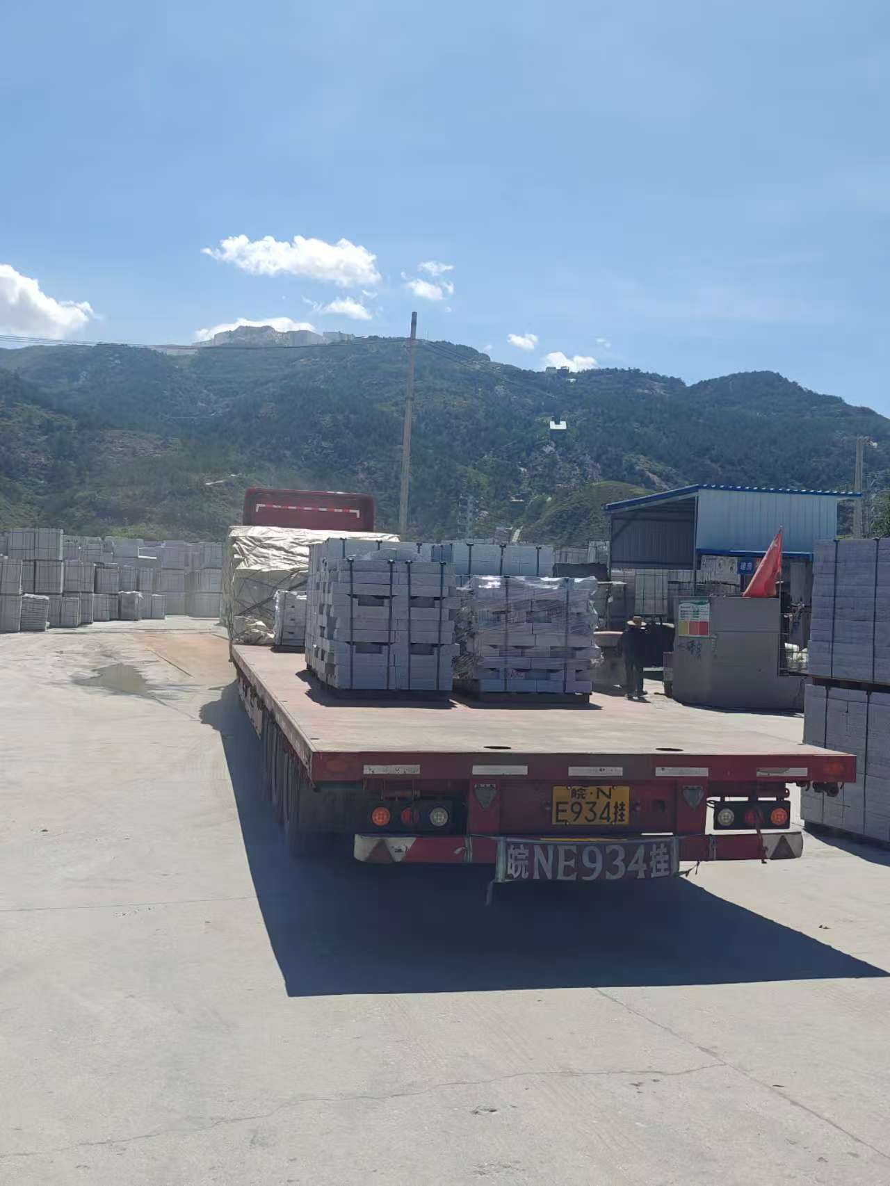 丽江 芝麻白仿形路沿石，直形路沿石