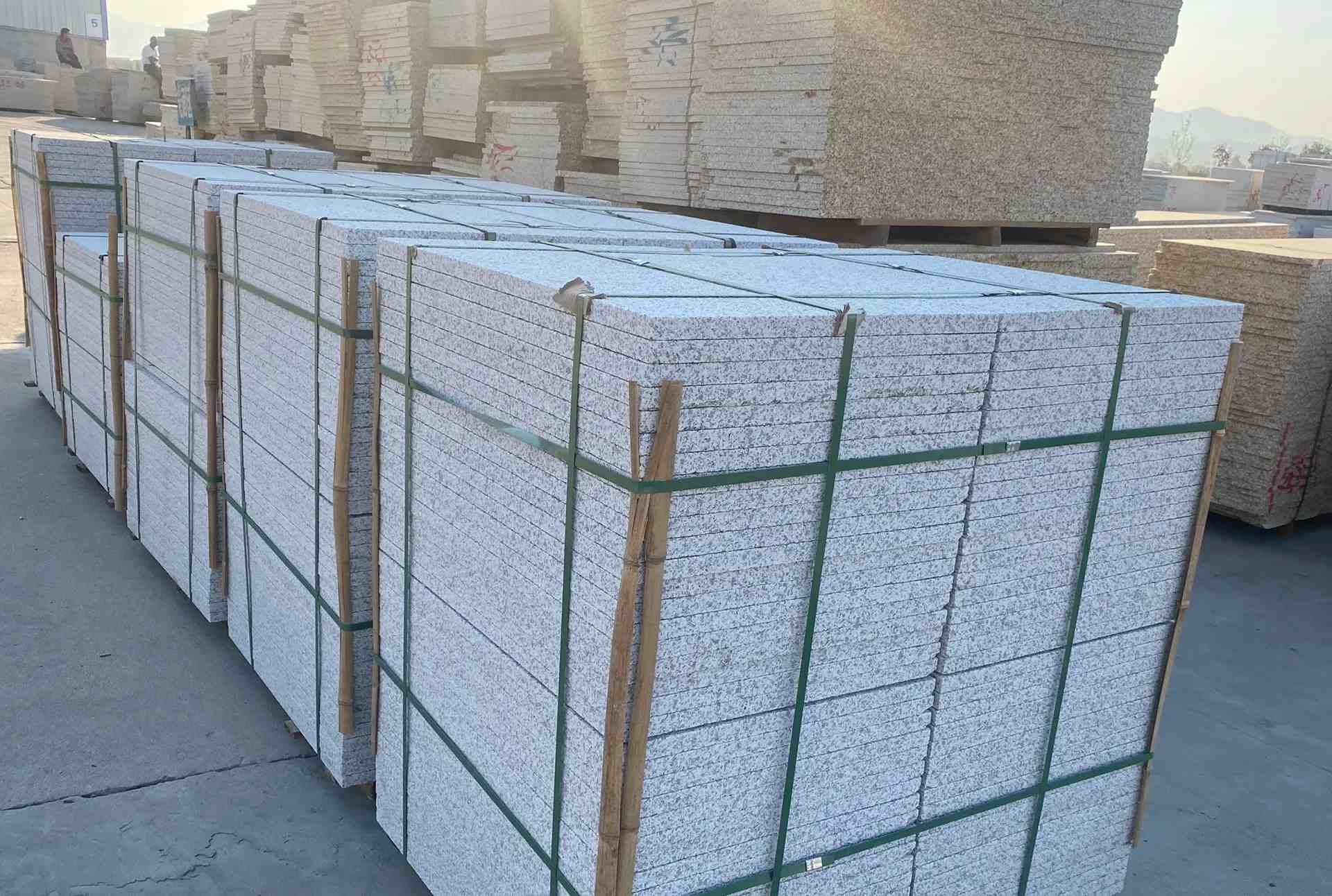 丽江 白麻花岗岩荔枝面地铺石