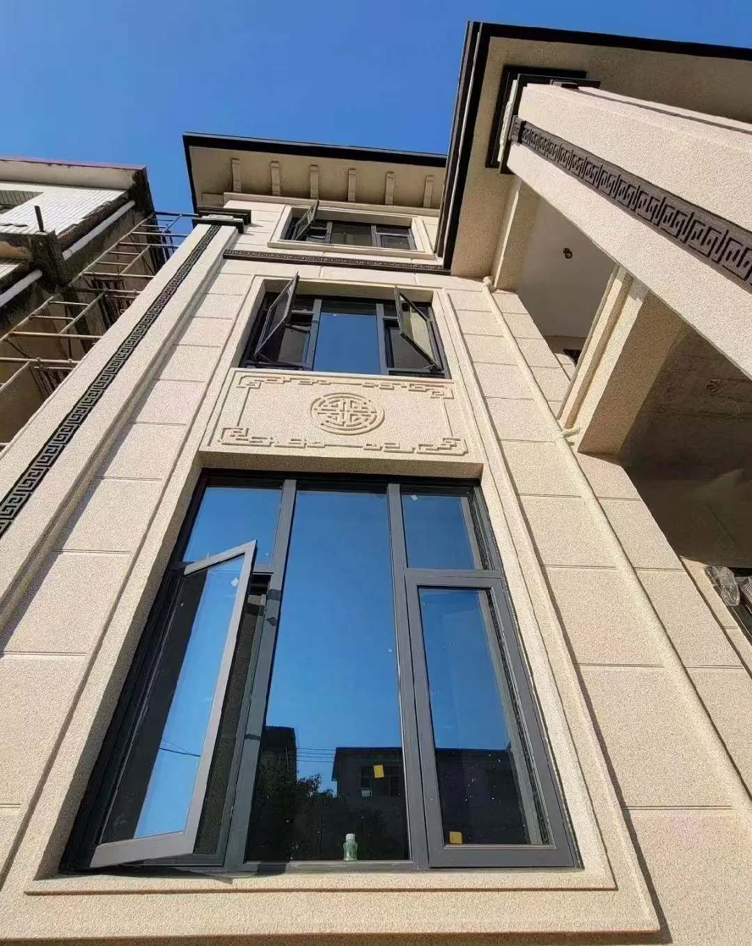 丽江 黄金麻荔枝面别墅外墙干挂效果展示