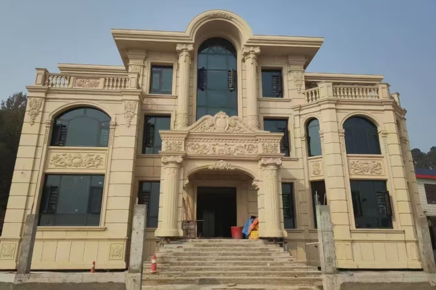 丽江 黄金麻花岗岩别墅外墙干挂