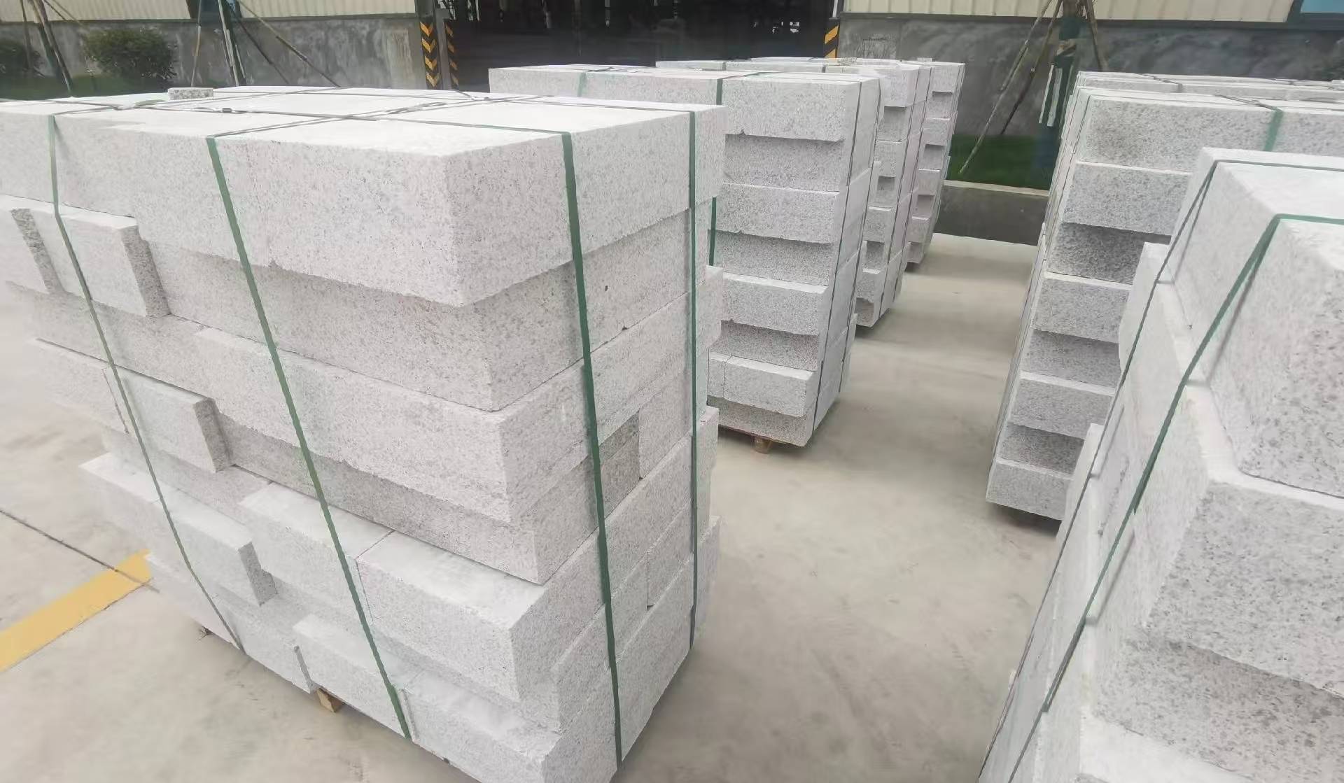 丽江 白麻花岗岩路沿石，立缘石，平缘石，路牙石，道牙石，马路牙子等